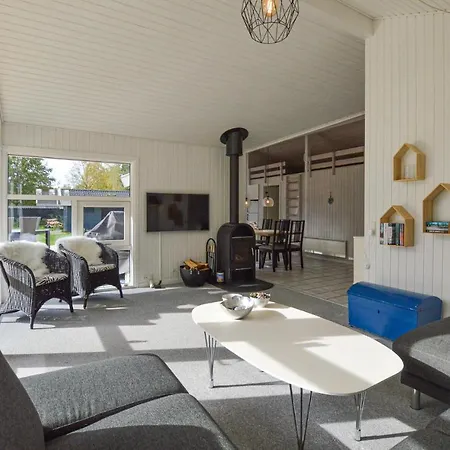 Three-bedroom Holiday In *