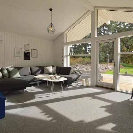 펜션 Three-bedroom Holiday In
