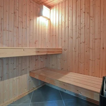 Three-bedroom Holiday In Højby