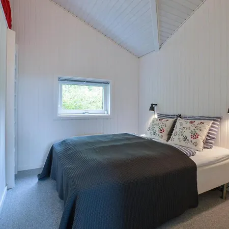 Three-bedroom Holiday In 펜션 *